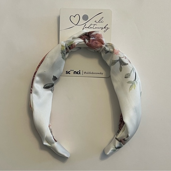 scunci Accessories 52 Scunci Floral Knotted Headband Poshmark